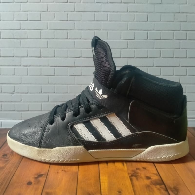 Adidas vrx cup mid shoes deals