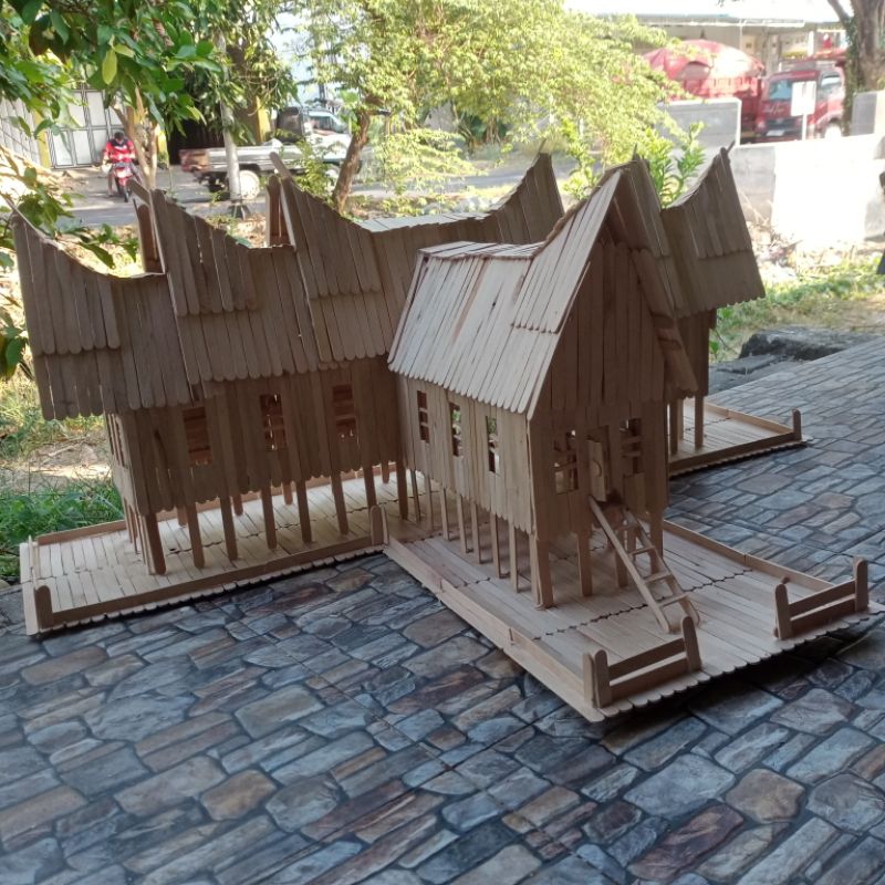 Jual miniatur rumah gadang padang ukuran jumbo 80cm x 60cm dari bahan