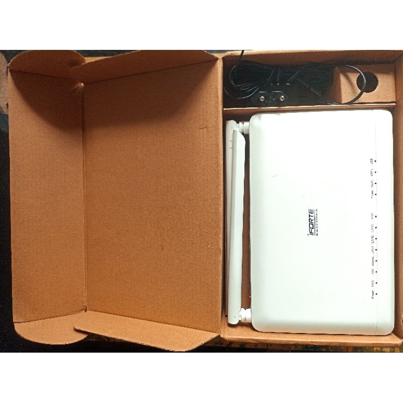 Jual ROUTER ZTE F679L LIKE NEW NORMAL DAN ADAPTOR | Shopee Indonesia