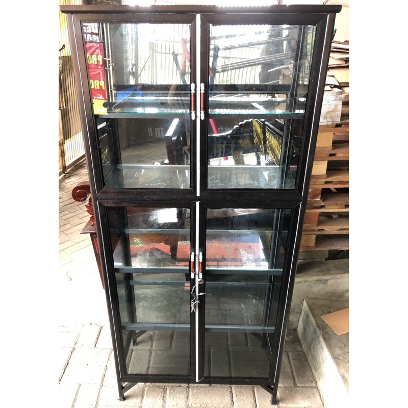 Jual LEMARI KACA ALUMINIUM SAP RAK 2 PINTU FULL KACA | Shopee Indonesia