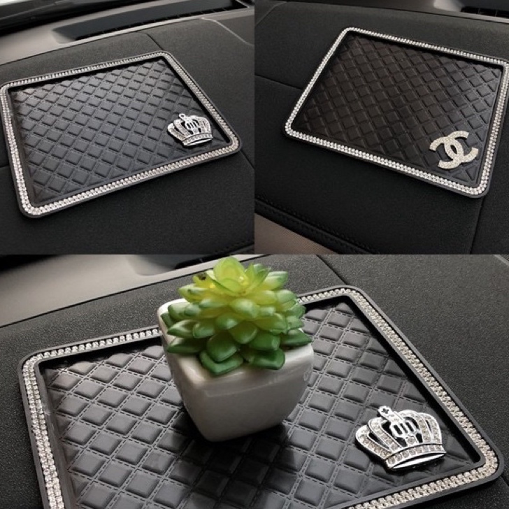 JNNJ 3-in-1 Antislipmat Voor In De Auto, Antislipmatten Voor In Het Dashboard Siliconen Autopad Met Kleefpads Parfumpad Voor Mobiele Telefoon Gps Zonnebril Met Munthouder