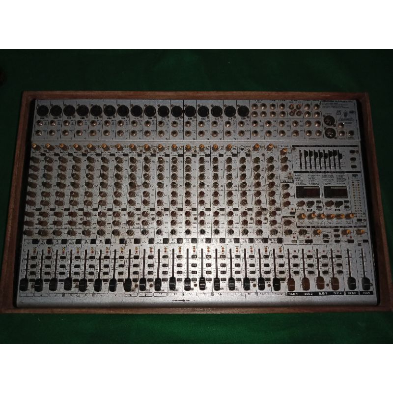 BEHRINGER EURODESK SL2442FX-PROアナログミキサー Behringer | Product | SL2442FX-PRO