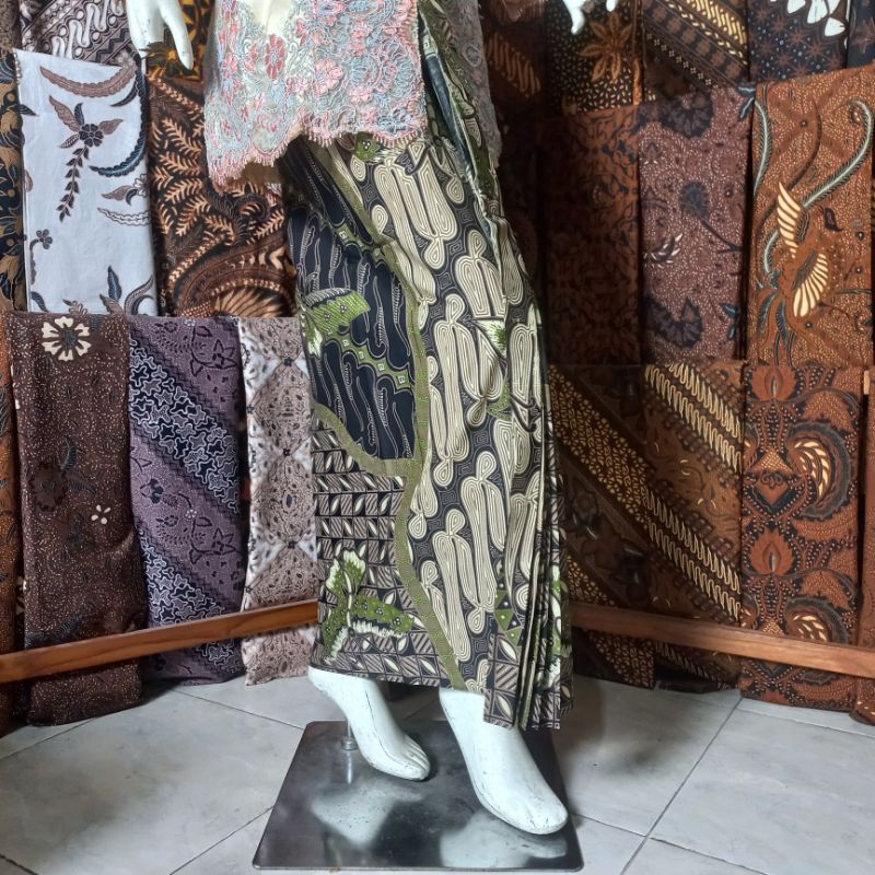 Jual Kain Batik atau Rok Wiru Hijau Krem Bawahan Kebaya Dan Beskap ...