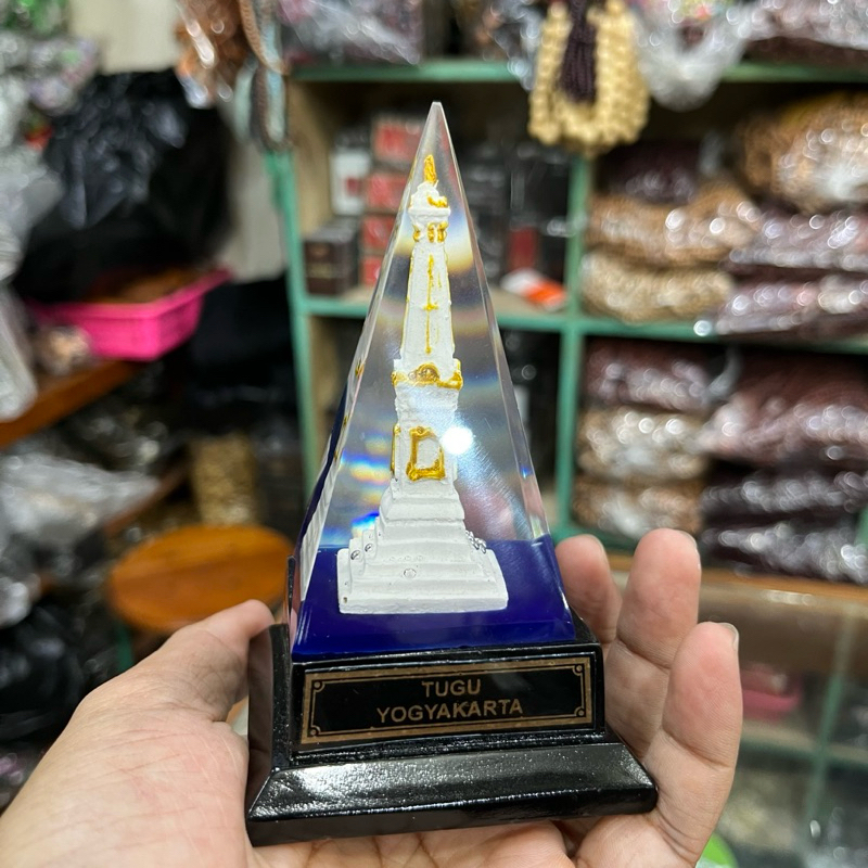 Jual Souvenir Miniatur Tugu Jogja Limas Oleh Oleh Khas Yogyakarta