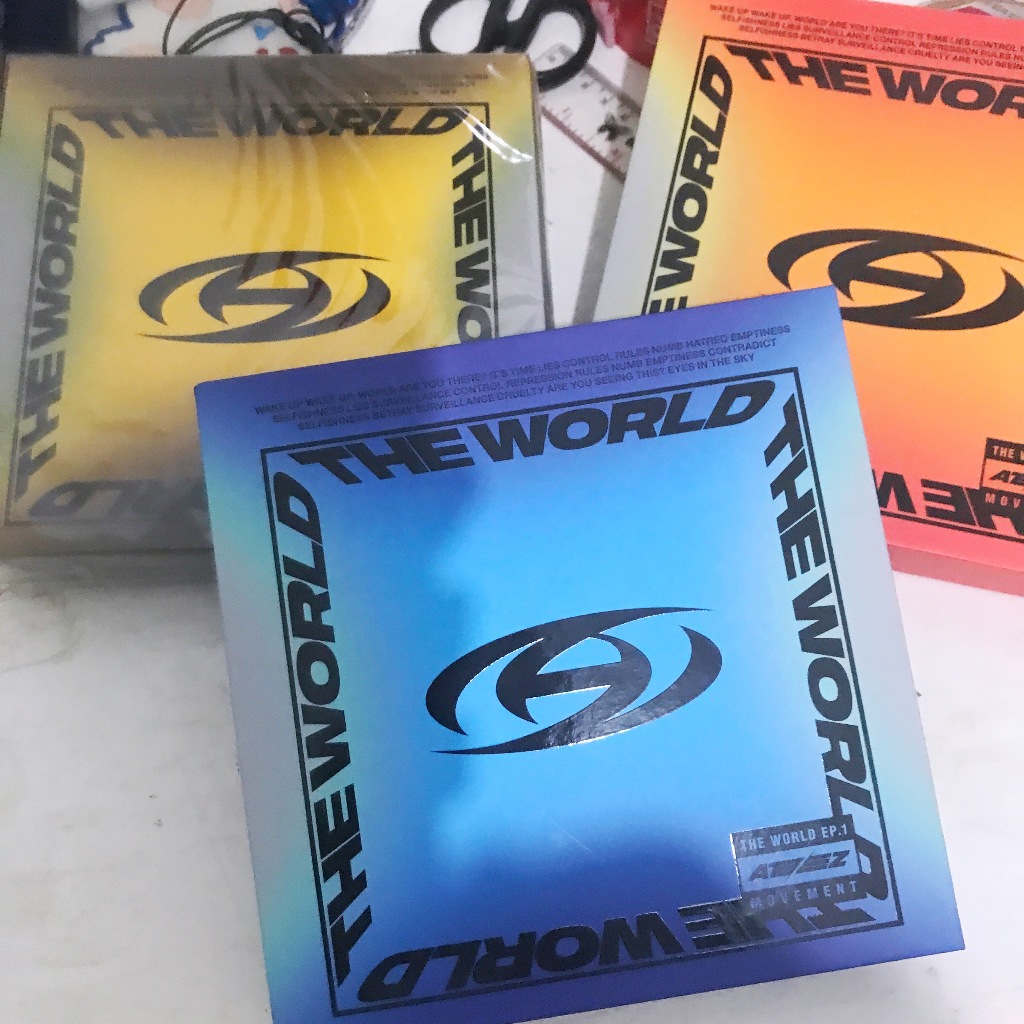 Ateez – The World EP.1: MOVEMENT [Versione Random] Album + Omaggi Esclusivi BolsVos (eBook K-POP E Photocard)