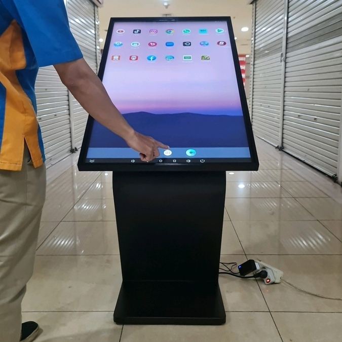 Jual Kiosk Informasi Digital Signage Touchscreen 32 inch Standing ...