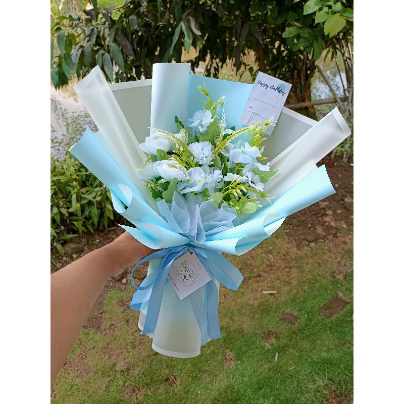 Jual Flower Bouquet, buket bunga warna biru muda | Shopee Indonesia