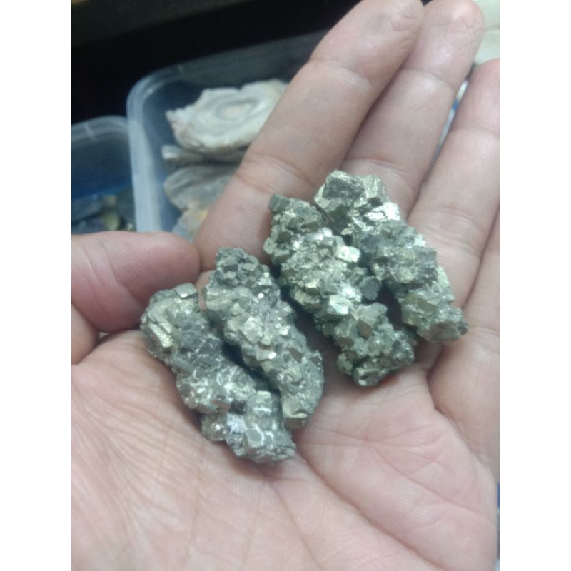 Jual kristal pirit cube pyrite alami stone ukuran 3 cm | Shopee Indonesia