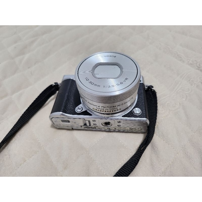 Nikon fotocamera mirrorless obiettivo intercambiabile Nikon1 J5 corpo