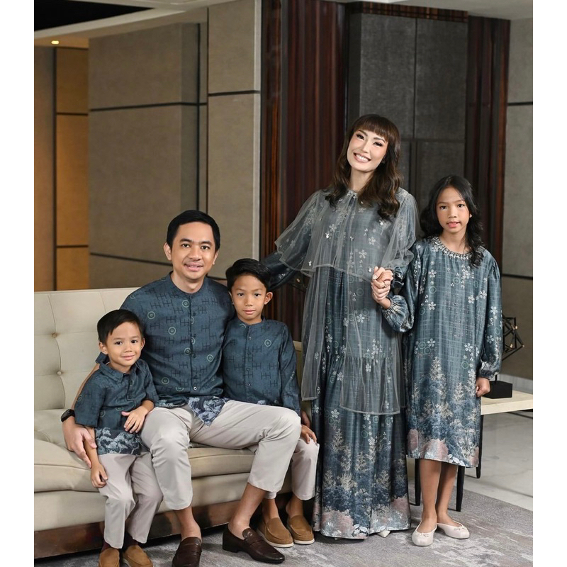 Jual Raya Series Collection Set Family Geulis x Ayu Dewi Family’s ...