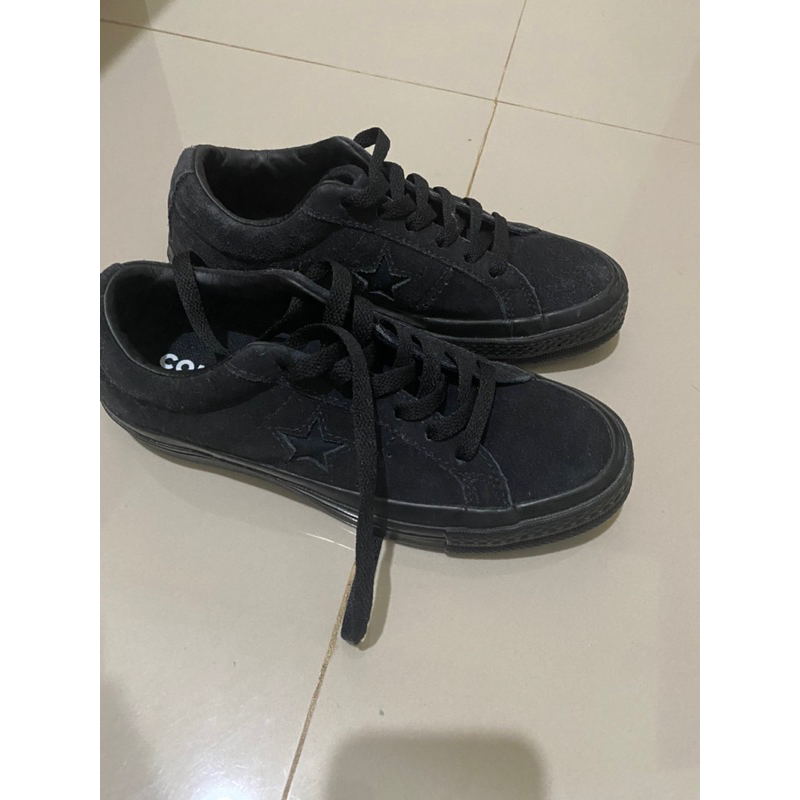Jual converse full black one star | Shopee Indonesia