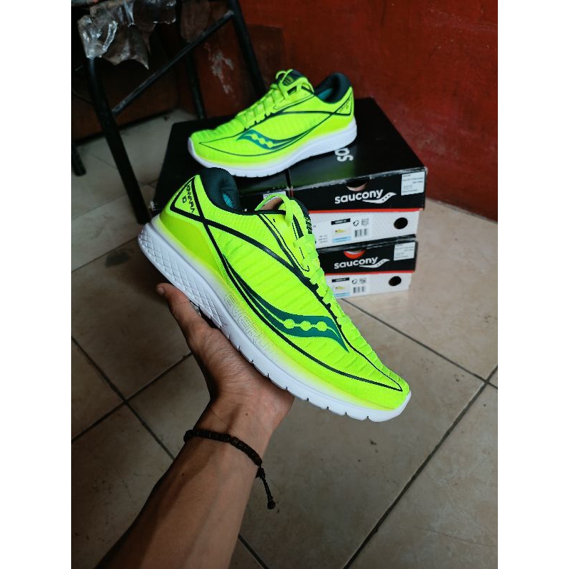 Jual saucony kinvara 10 hotsell