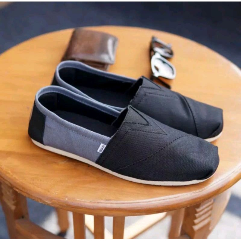Jual sepatu slip on paling simple terbaru ~ Sepatu wakai | Shopee Indonesia