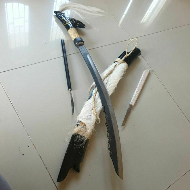 Jual Mandau Jimpol/ lengkung panjang 80 cm warna sarung hitam ukir ...