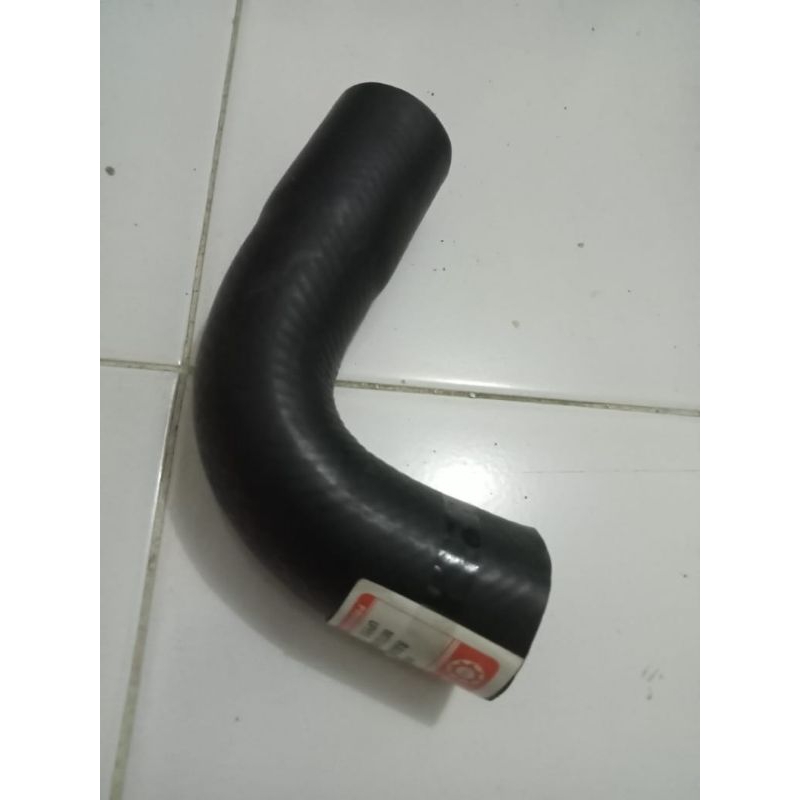 Jual Selang Radiator Atas Colt Diesel FE 79-81 ( Diameter Lubang 5 cm ...