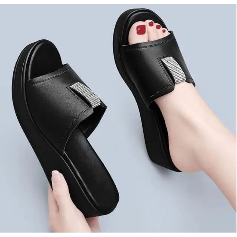 St. Yves Quilted Wedges Sandal Wanita main image 1