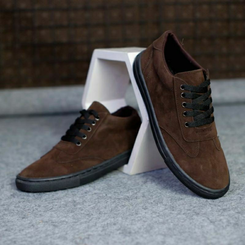 Jual Sepatu Sneakers Kasual Pria kulit Suede Murah | Sh…