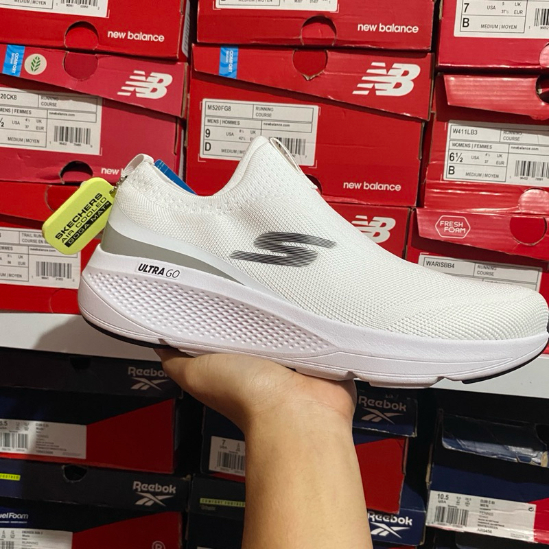 Jual SEPATU SLIP ON PUTIH SKECHERS GO RUN ELEVATE - HOT STREAK WHITE ...