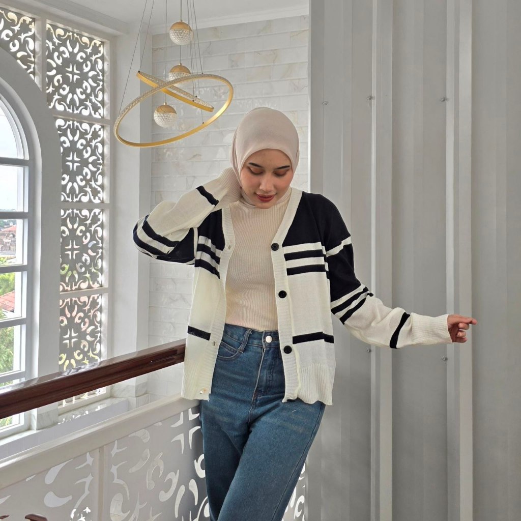 Jual CARDIGAN RAJUT KANCING/ BLACK&WHITE OUTHER | Shopee Indonesia