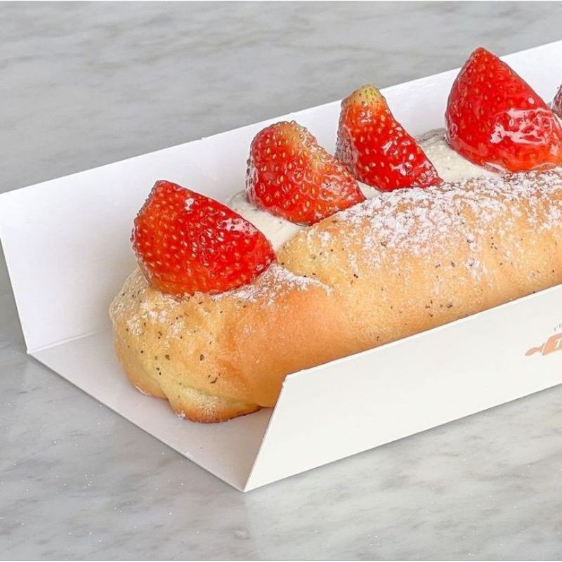 Jual Roti baguette cream buah strawberry dessert bakery enak ide ...