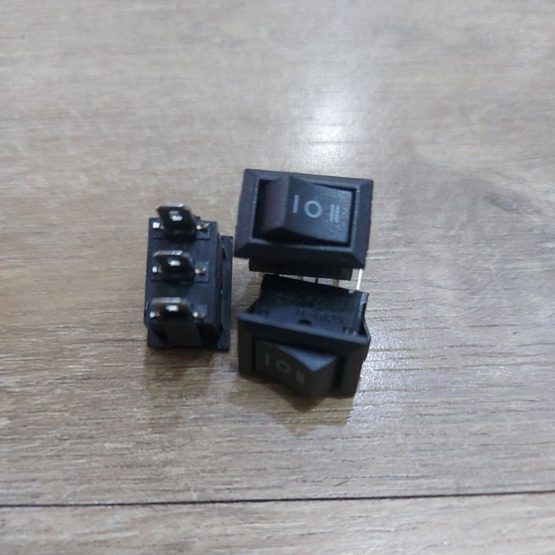 Jual Saklar Mini 3P On Off On 1.5cm x 1cm | Shopee Indonesia