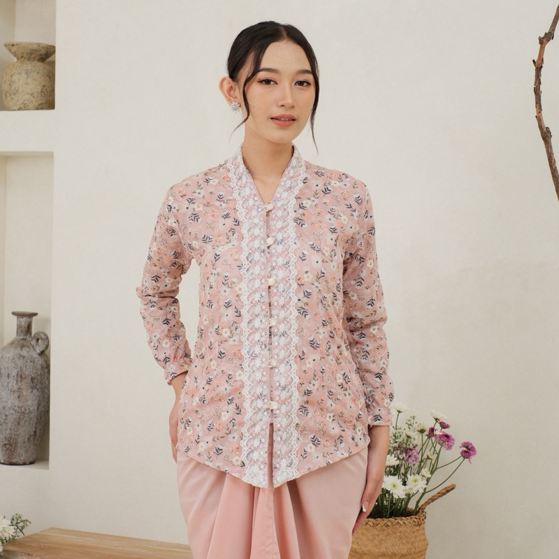 Jual Kebaya Kartini Modern Bahan Katun Bordir by Khalisa Batik ...