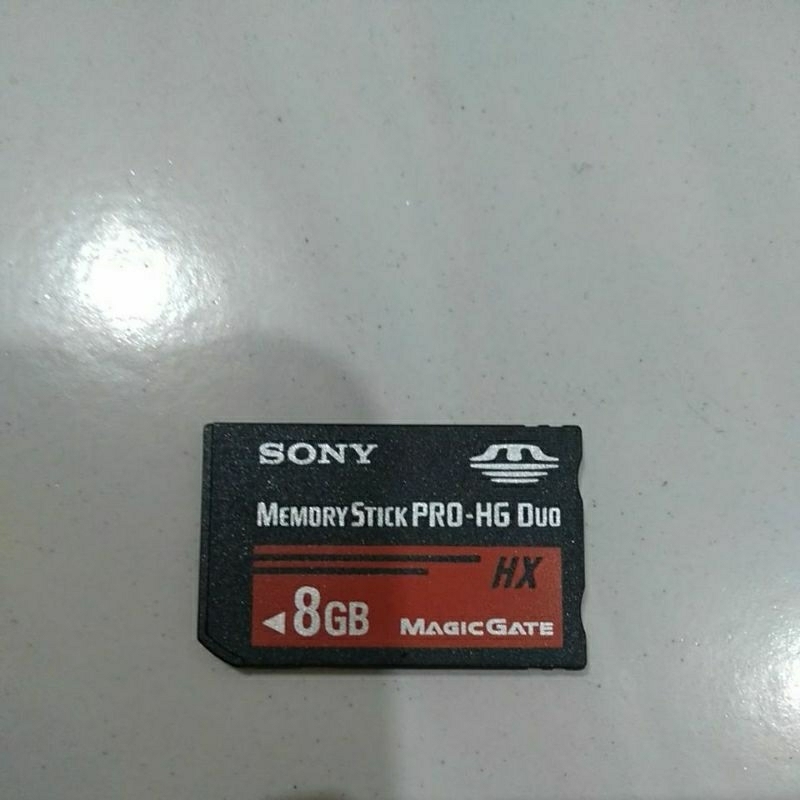 PSP GO 純正 メモリースティックマイクロM2 付き（SONY 