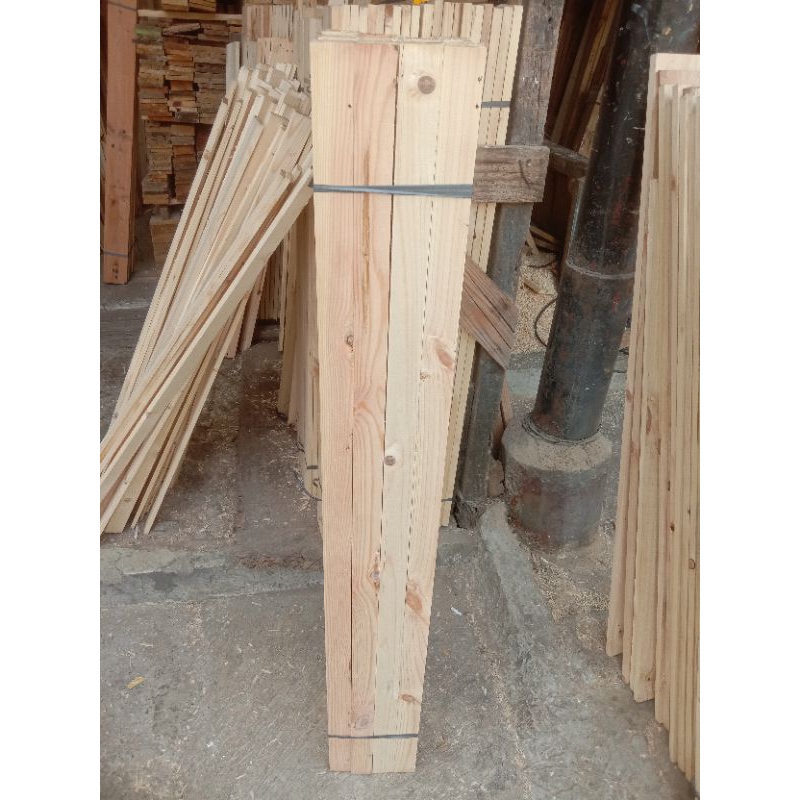 Jual RENG KAYU JATI BELANDA ATAU KAYU PINUS UKURAN TEBAL 2CM LEBAR 4CM ...