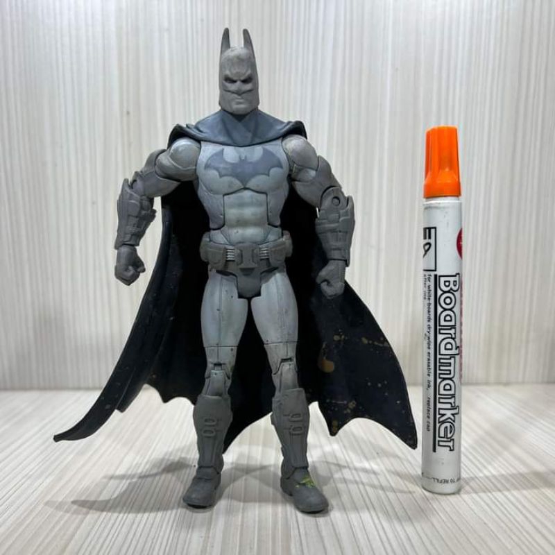 Jual mainan action figure batman Dc Comics Batman Arkham Asylum (White ...