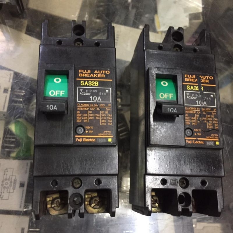 Jual mccb breaker fuji sa32b 2pole 10a 2p | Shopee Indonesia