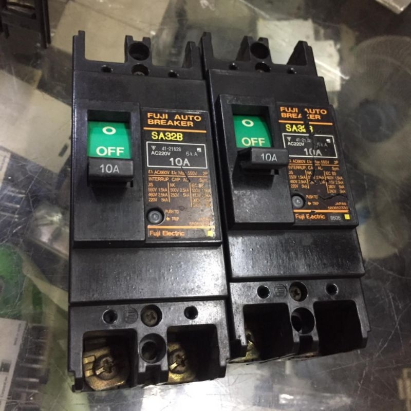 Jual mccb breaker fuji sa32b 2pole 10a 2p | Shopee Indonesia