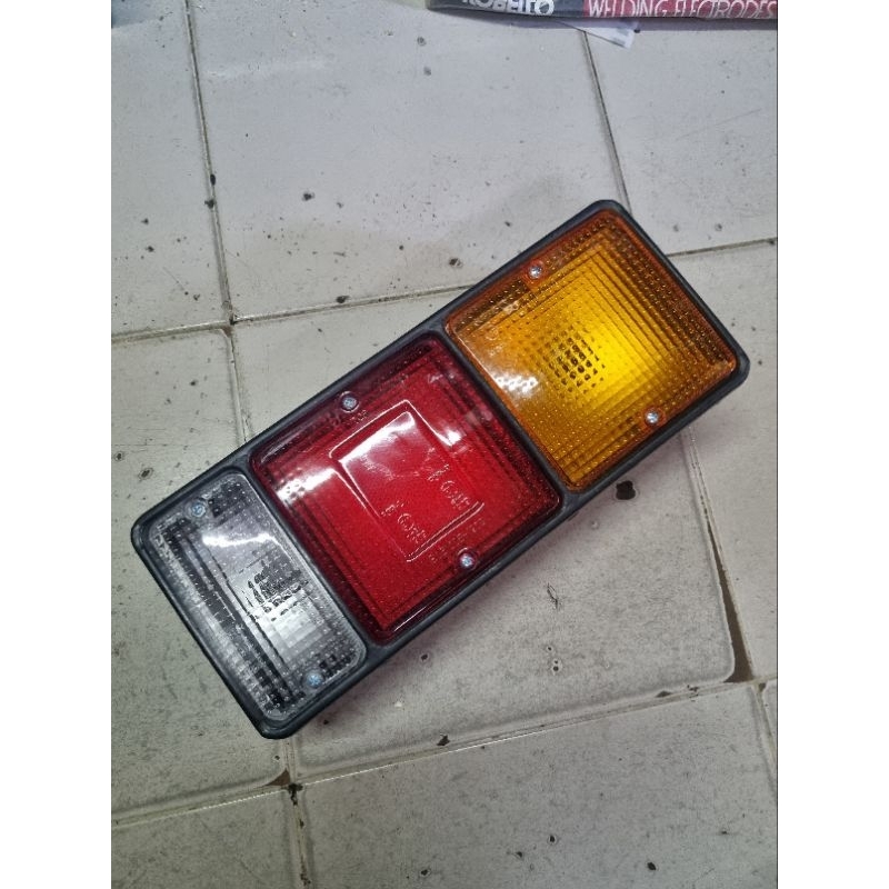 Jual stop an belakang STOPLAMP COLT DIESEL OMPLONG harga satu buah satu ...