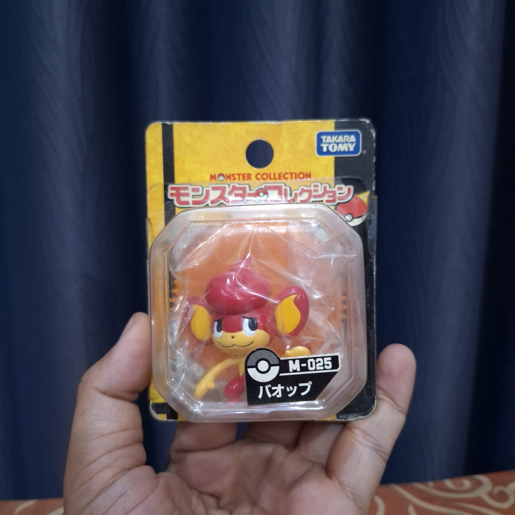 Figura Pineco Moncolle de Takara Tomy