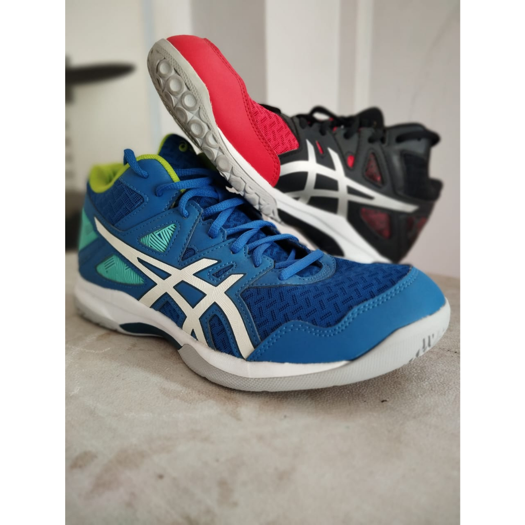sepatu asics volleyball