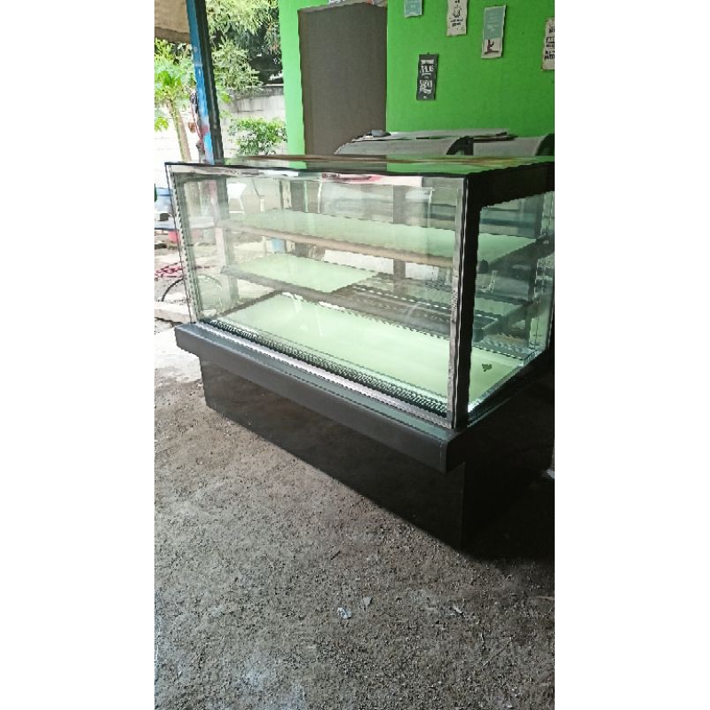 Jual SECOND/BEKAS CAKE SHOWCASE/DISPLAY KUE CHILLER | Shopee Indonesia