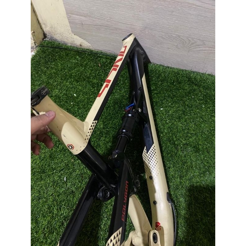 polygon siskiu d7 frame