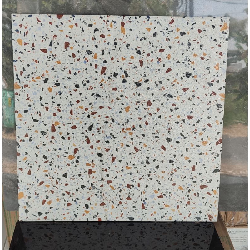 Jual Keramik Lantai Kasar Matt Kamar Mandi Teras Motif Terrazo 40x40