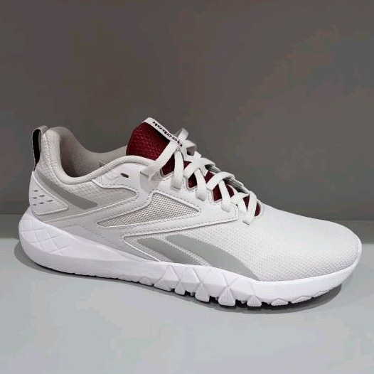 Sepatu on sale training reebok