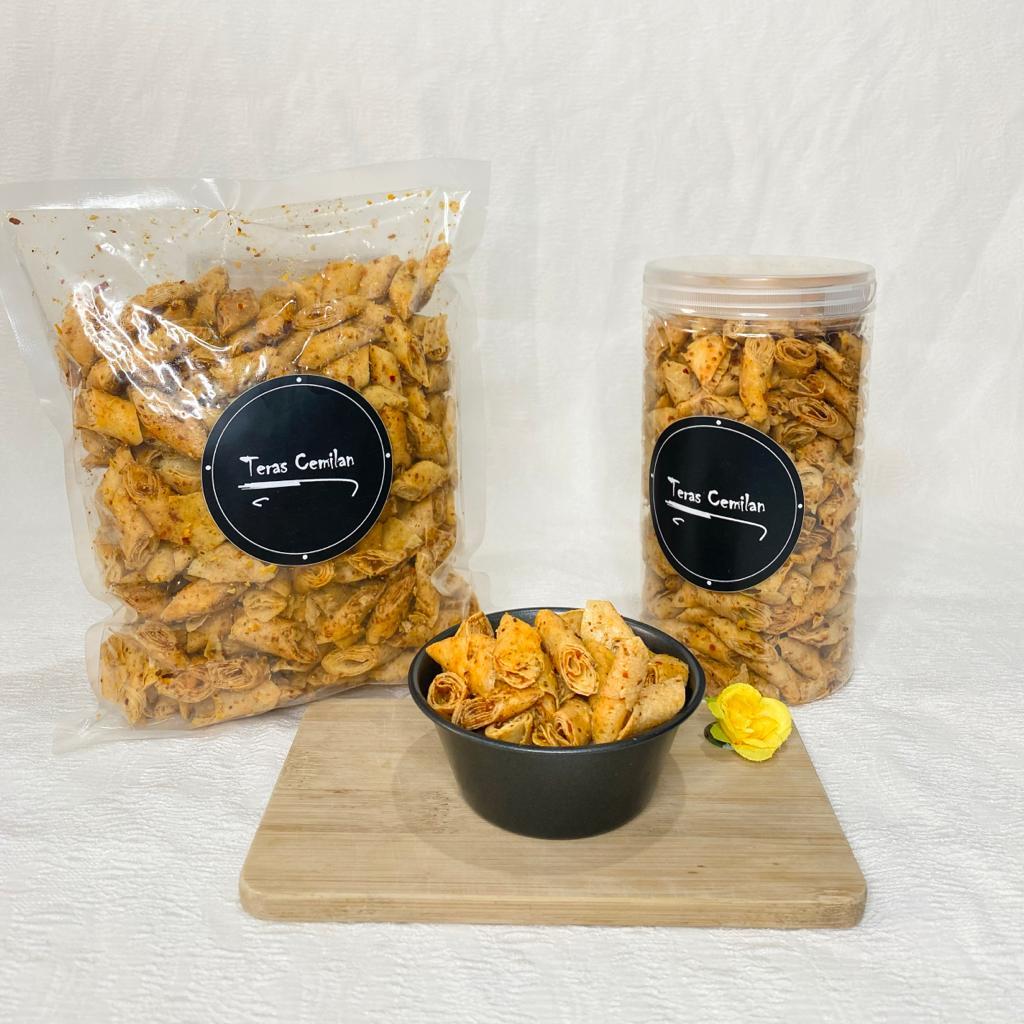 Jual Keripik Kulit Lumpia Pedas | Shopee Indonesia