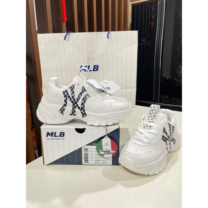 Sepatu MLB Big Ball Chunky Monogram LT NY Yankess - Main Image