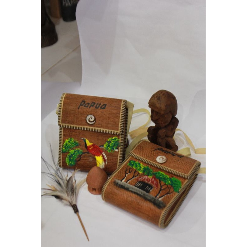Jual RUMAH ETNIK PAPUA STORE - OLEH-OLEH MURAH TAS SELEMPANG KULIT KAYU