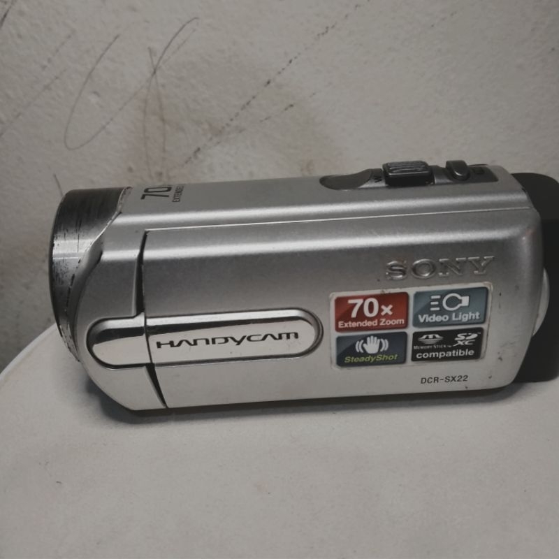 Caméscope Sony Handycam HDR-CX220E – Compact Argenté – Bon État