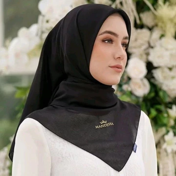 Essential Polos Basic Scarf Mandjha Ivan Gunawan Fashion Hijab Segi Empat Glitter Voal