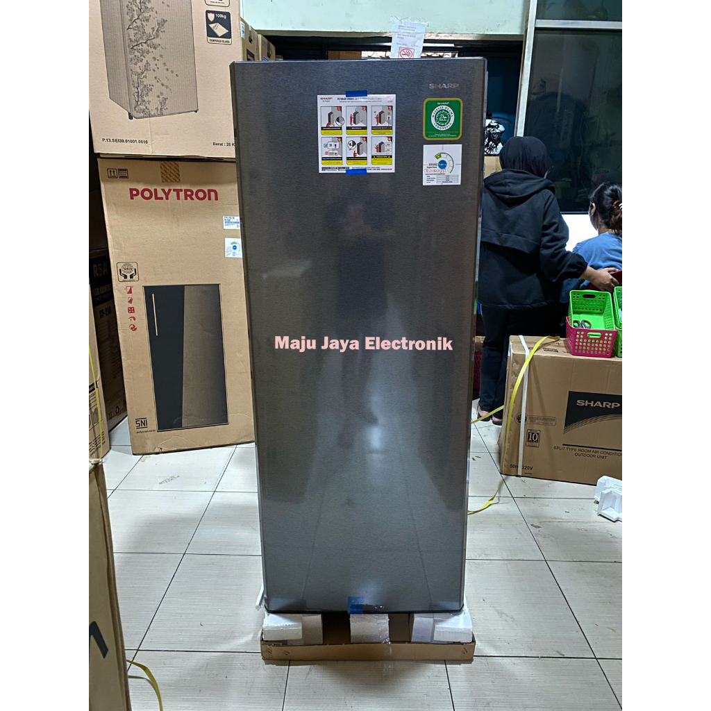 Jual Freezer SHARP FJM 198 A HS 185 Liter Low Watt Stand Freezer 49 W 8 ...