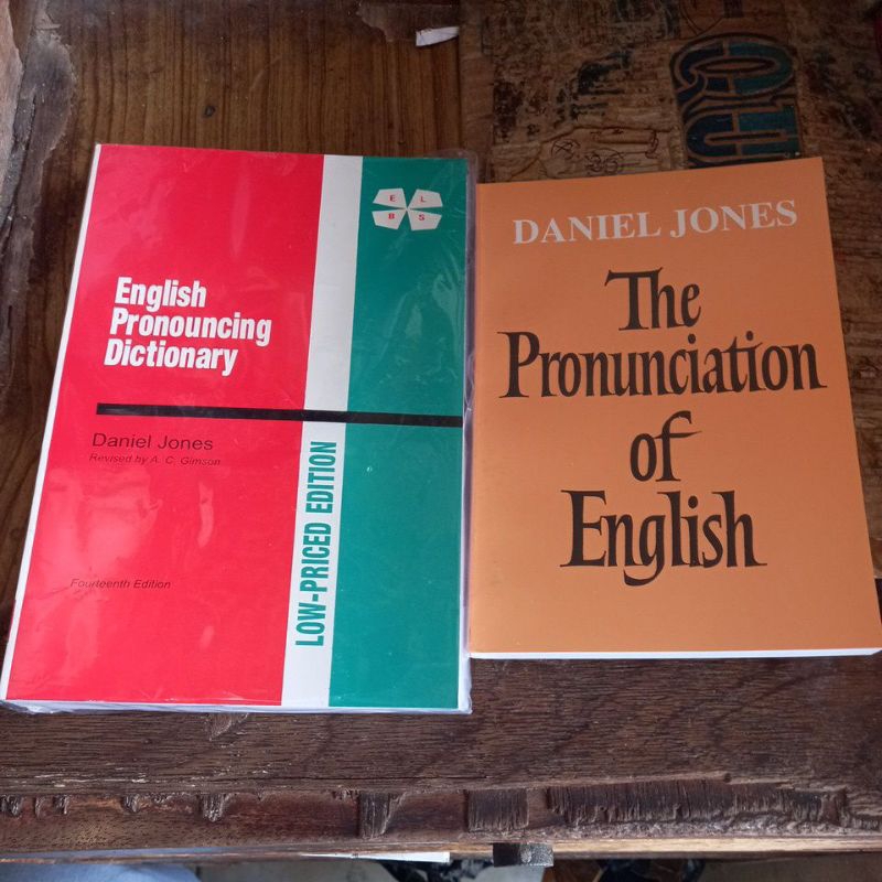 Jual Paket 2 Buku DANIEL JONES ; ENGLISH PRONOUNCING DICTIONARY & The