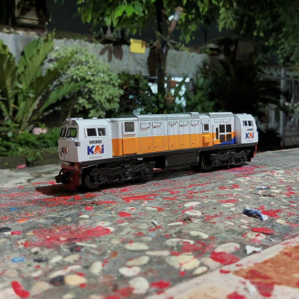 Jual Miniatur Kereta Api Indonesia Lokomotif Cc 206 Bermesin Skala Ho