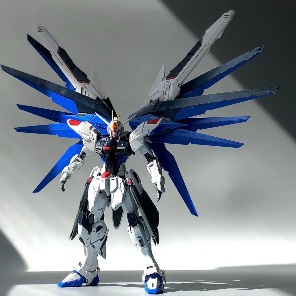 Jual Koleksi Diecast Robot Gundam 1/100 MG Freedom / Figure Series A108 ...