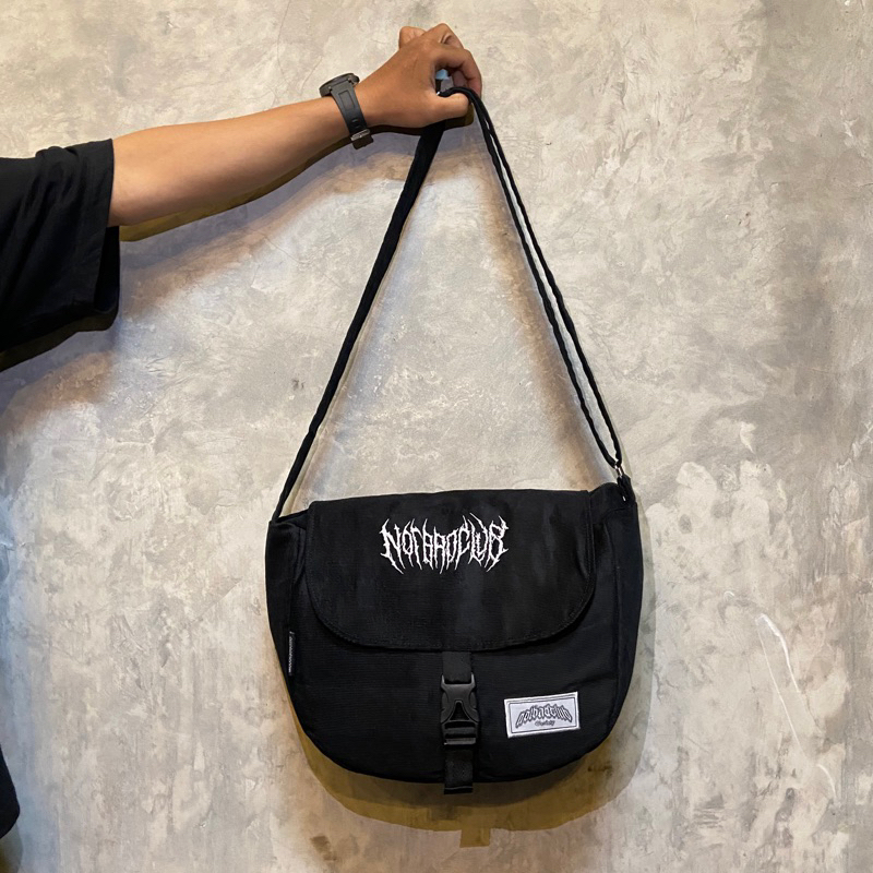 Jual NOTBADCLUB - SLINGRAY - TAS SLINGBAG CORDUROY STARS | Shopee Indonesia