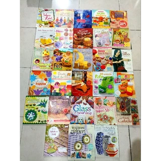 BUKU KRAJINAN TANGAN / KETRAMPILAN KREASI / TEKNIK PENGERINGAN BUNGA / SULAM AKSESORI / RAJUT / INSPIRASI KREATIF / KREASI TAS CANTIK / TAS & DOMPET CANTIK / BONEKA KAUS KAKI / KREASI PERCA & FLANEL /