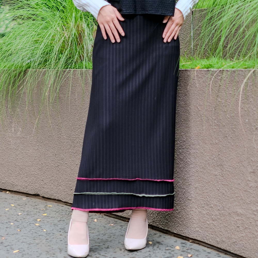 Jual Mybamus Alma Playfull Knit Skirt - Rok Muslim Wanita - Rok Panjang ...